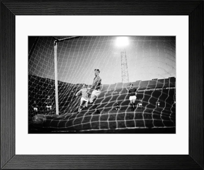 Framed Print : Manchester United v Manchester City, league match at Old Trafford Framed Print : Manchester United v Manchester City, league match at Old Trafford
