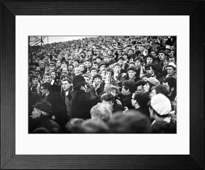 Framed Print : Manchester United v Manchester City, league match at Old Trafford Framed Print : Manchester United v Manchester City, league match at Old Trafford