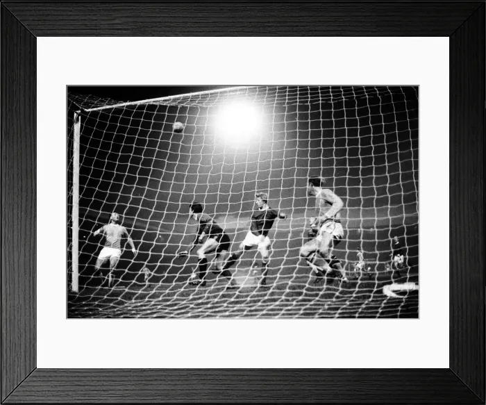 Framed Print : Manchester United v Manchester City, league match at Old Trafford Framed Print : Manchester United v Manchester City, league match at Old Trafford