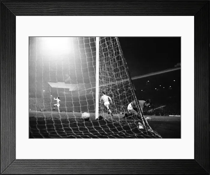 Framed Print : Manchester United v Manchester City, league match at Old Trafford Framed Print : Manchester United v Manchester City, league match at Old Trafford