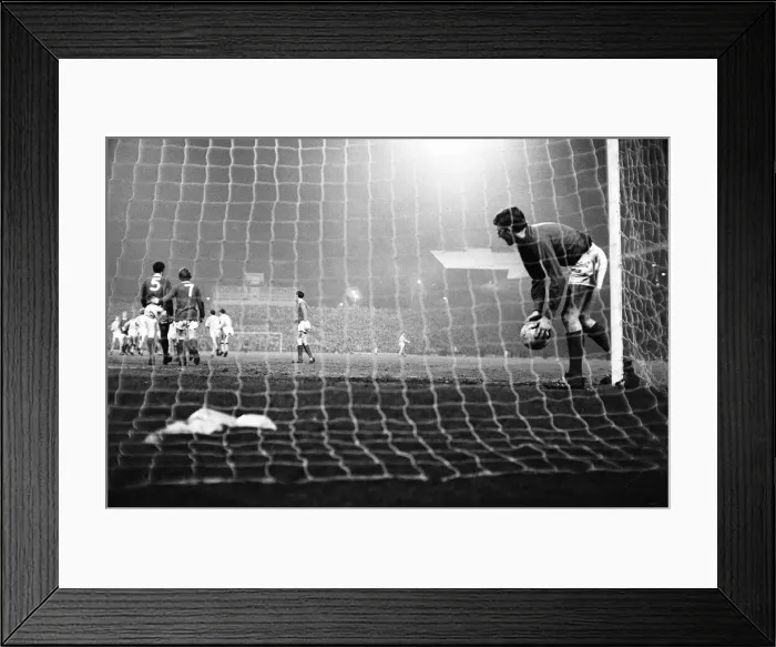 Framed Print : Manchester United v Manchester City, league match at Old Trafford Framed Print : Manchester United v Manchester City, league match at Old Trafford