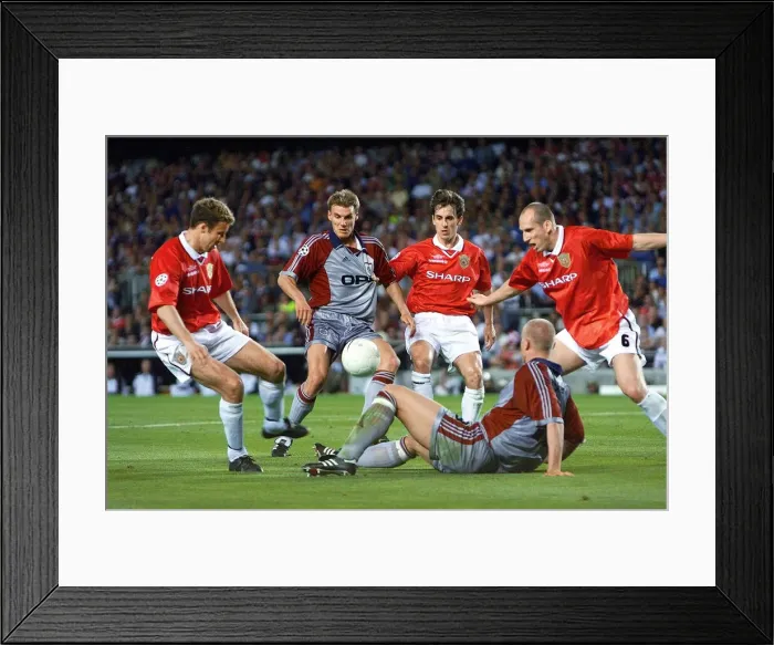 Framed Print : UEFA Champions League Final at the Nou Camp, Barcelona. Manchester United 2 v
