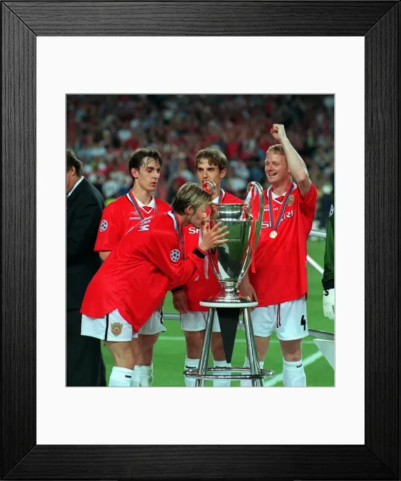Framed Print : UEFA Champions League Final at the Nou Camp, Barcelona. Manchester United 2 v Framed Print : UEFA Champions League Final at the Nou Camp, Barcelona. Manchester United 2 v
