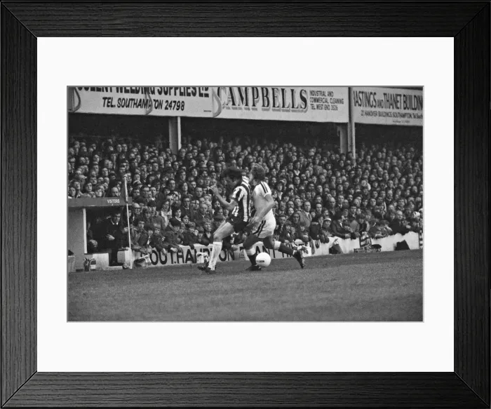 Framed Print : Southampton 4-0 Sunderland. The Dell. Second Division 1976 League Campaign Framed Print : Southampton 4-0 Sunderland. The Dell. Second Division 1976 League Campaign