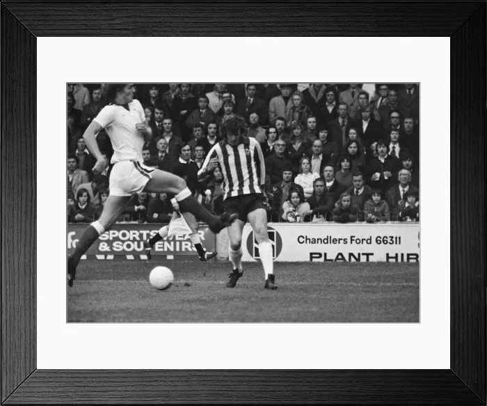Framed Print : Southampton 4-0 Sunderland. The Dell. Second Division 1976 League Campaign Framed Print : Southampton 4-0 Sunderland. The Dell. Second Division 1976 League Campaign