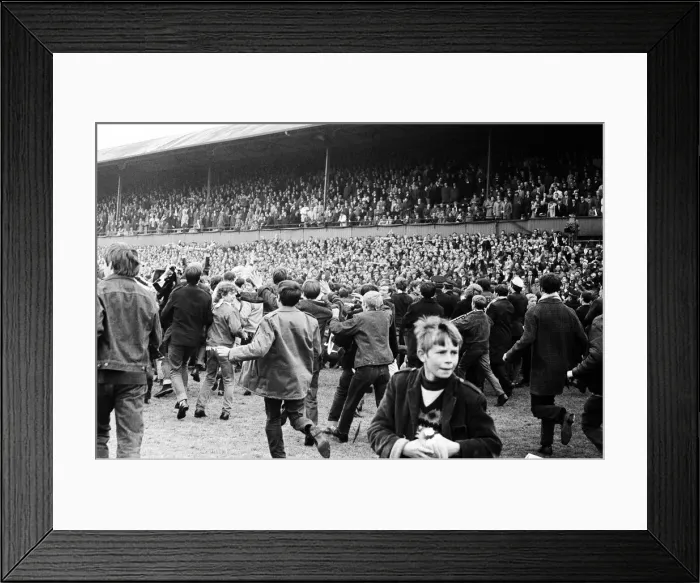 Framed Print : Newcastle Utd v Manchester City 11th May 1968 League Division One Match at St Framed Print : Newcastle Utd v Manchester City 11th May 1968 League Division One Match at St