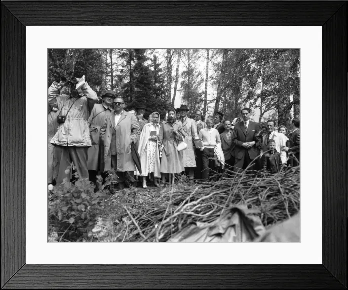 Framed Print : The Queen (centre) seen here with Princess Margaret watching the action in the cross Framed Print : The Queen (centre) seen here with Princess Margaret watching the action in the cross