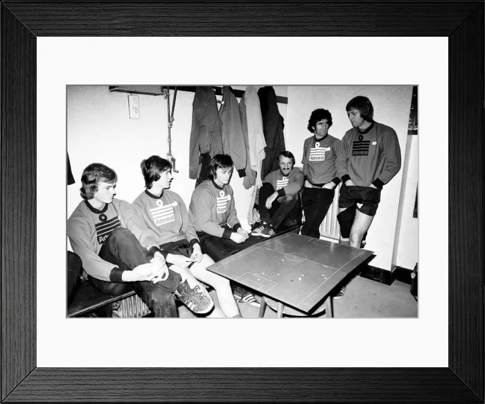 Framed Print : Southampton FC first team squad, receive a pep talk from Manager Lawrie McMenemy Framed Print : Southampton FC first team squad, receive a pep talk from Manager Lawrie McMenemy