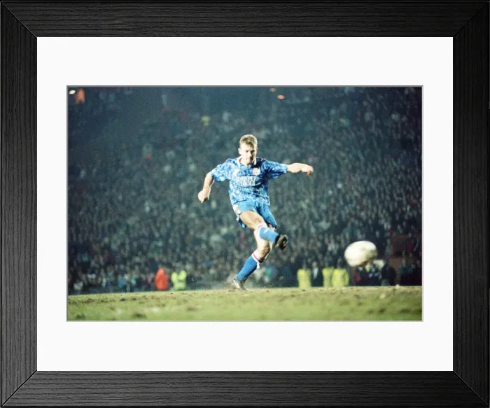 Framed Print : Manchester United 2-2 Southampton. FA Cup 4th Round Replay at Old Trafford Framed Print : Manchester United 2-2 Southampton. FA Cup 4th Round Replay at Old Trafford