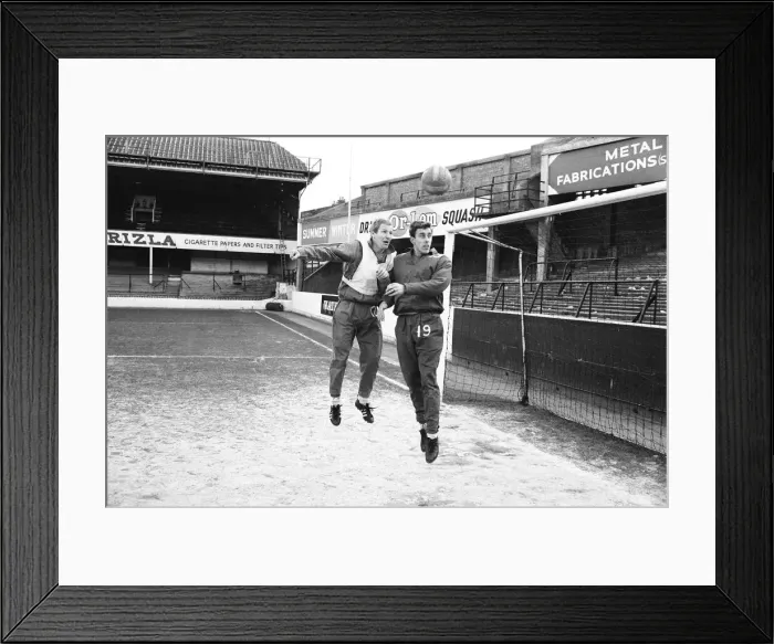 Framed Print : Frank Saul arrives at Southampton, and Martin Chivers leaves Framed Print : Frank Saul arrives at Southampton, and Martin Chivers leaves