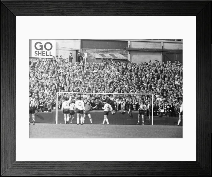 Framed Print : Southampton 1-0 Liverpool, League match at The Dell, Saturday 16th September 1967 Framed Print : Southampton 1-0 Liverpool, League match at The Dell, Saturday 16th September 1967