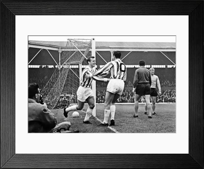 Framed Print : Stoke City 3- 2 Southampton, league match, Saturday 23rd September 1967 Framed Print : Stoke City 3- 2 Southampton, league match, Saturday 23rd September 1967