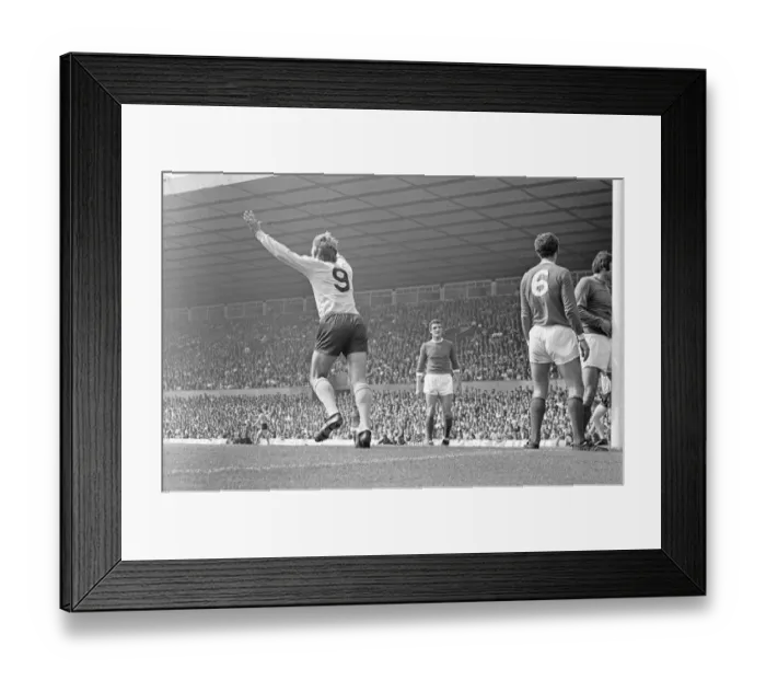 Framed Print : Manchester United 1-4 Southampton, league match at Old Trafford Framed Print : Manchester United 1-4 Southampton, league match at Old Trafford