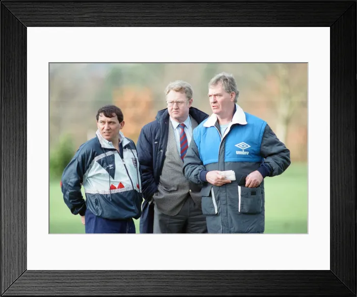 Framed Print : England Football Team, 17th February 1992. Photocall - Graham Taylor England Manager