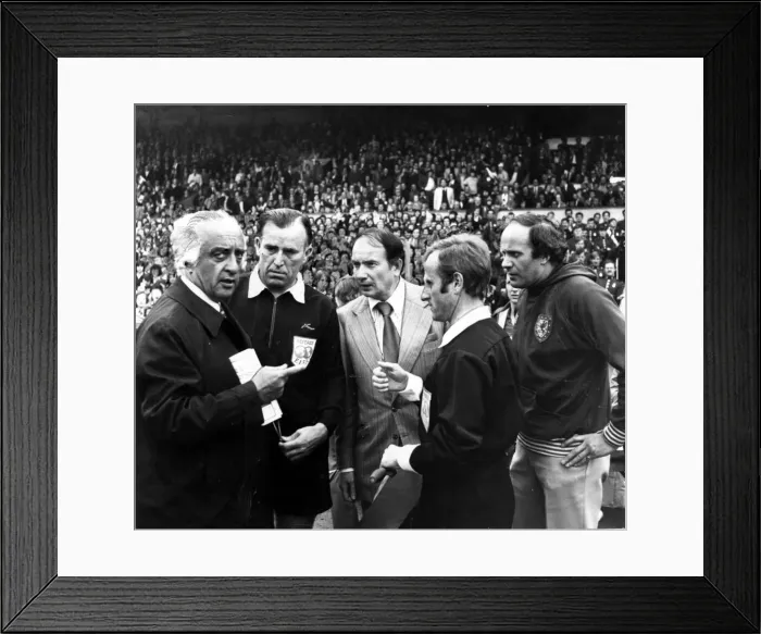 Framed Print : Sport - Football - European Championship quarter-final second-leg - Wales v