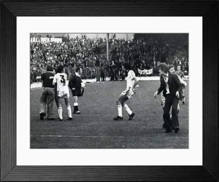 Framed Print : Sport - Football - European Championship quarter-final second-leg - Wales v