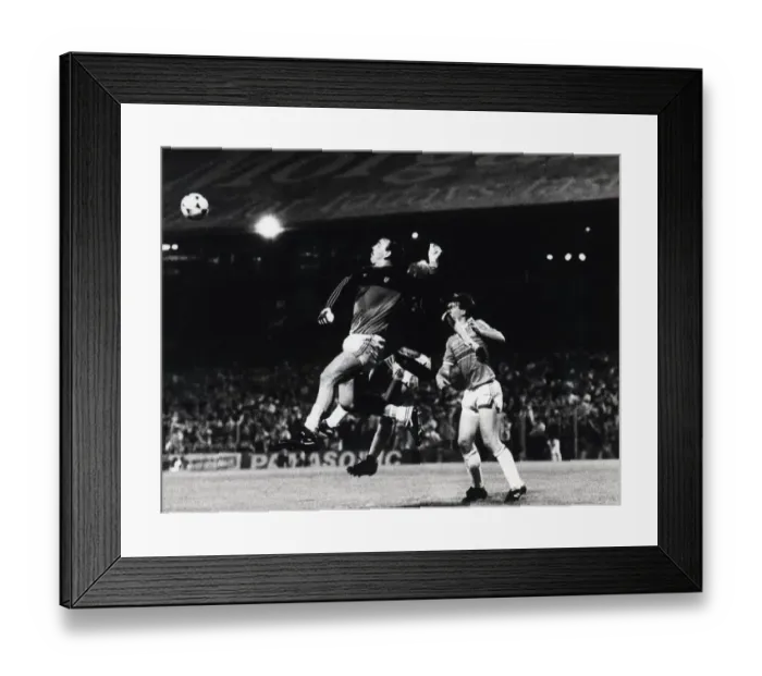 Framed Print : Sport - Football - Wales v Scotland - World Cup Qualifying match - 10th September 1985 Framed Print : Sport - Football - Wales v Scotland - World Cup Qualifying match - 10th September 1985