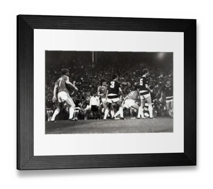 Framed Print : Sport - Football - Wales v Scotland - World Cup Qualifying match - 10th September 1985 Framed Print : Sport - Football - Wales v Scotland - World Cup Qualifying match - 10th September 1985
