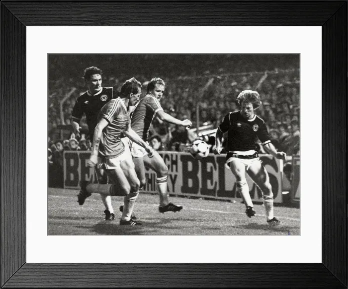 Framed Print : Sport - Football - Wales v Scotland - World Cup Qualifying match - 10th September 1985 Framed Print : Sport - Football - Wales v Scotland - World Cup Qualifying match - 10th September 1985