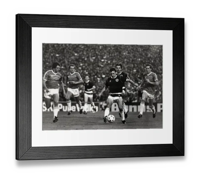 Framed Print : Sport - Football - Wales v Scotland - World Cup Qualifying match - 10th September 1985