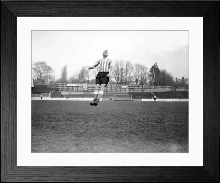 Framed Print : Eric Webber, Southampton Football Player, 1938-1951. 182 Appearances, 0 Goals Framed Print : Eric Webber, Southampton Football Player, 1938-1951. 182 Appearances, 0 Goals