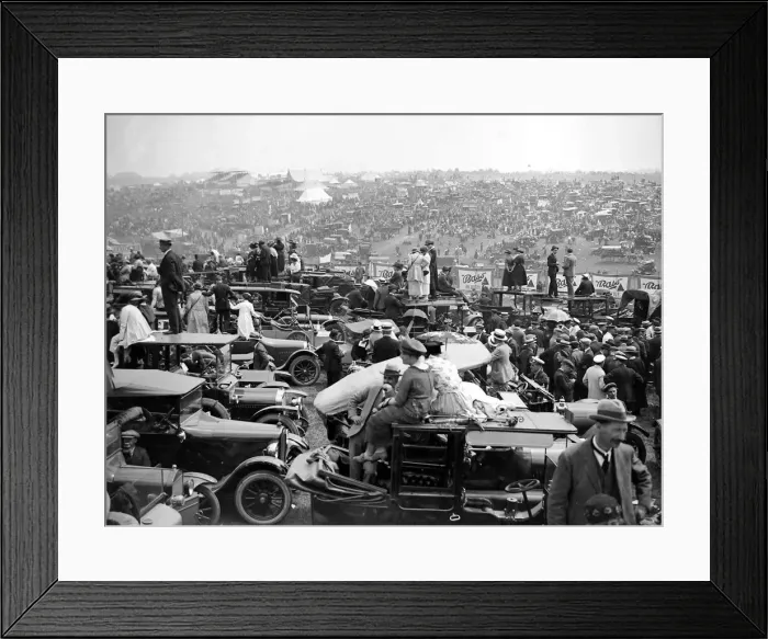 Framed Print : Derby Day scenes, 1920 Framed Print : Derby Day scenes, 1920
