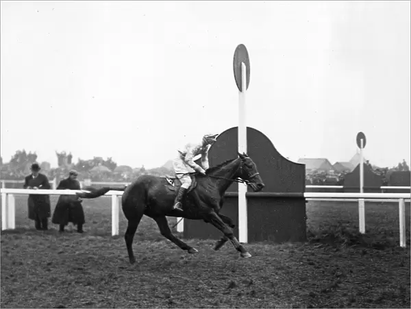 Music Hall wins the Grand National in 1922
