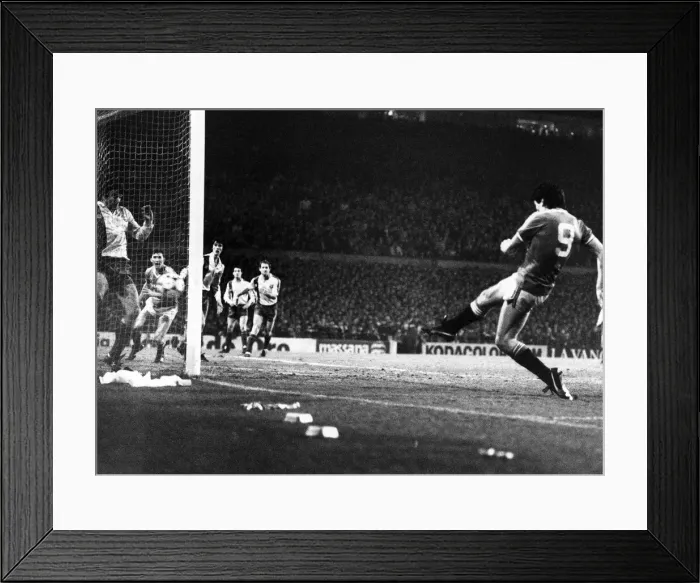 Framed Print : European Cup Winners Cup Quarter Final Second Leg match at Old Trafford Framed Print : European Cup Winners Cup Quarter Final Second Leg match at Old Trafford