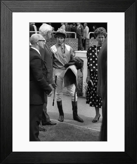 Framed Print : American jockey Steve Cauthen talking in the paddock to owner at Kempton Park, July 1987 Framed Print : American jockey Steve Cauthen talking in the paddock to owner at Kempton Park, July 1987