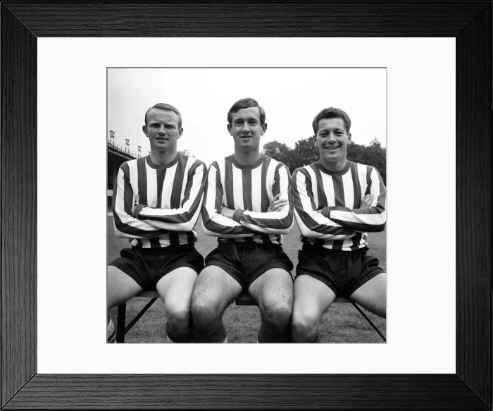 Framed Print : Southampton FC Pre Season Photocall, 13th August 1964. From Left to Right