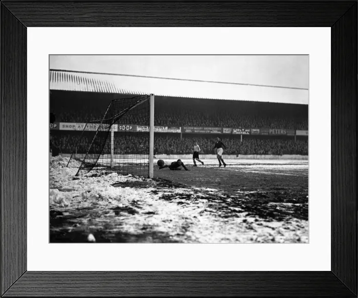 Framed Print : Southampton v Barnsley, League match at The Dell, Saturday 16th December 1950