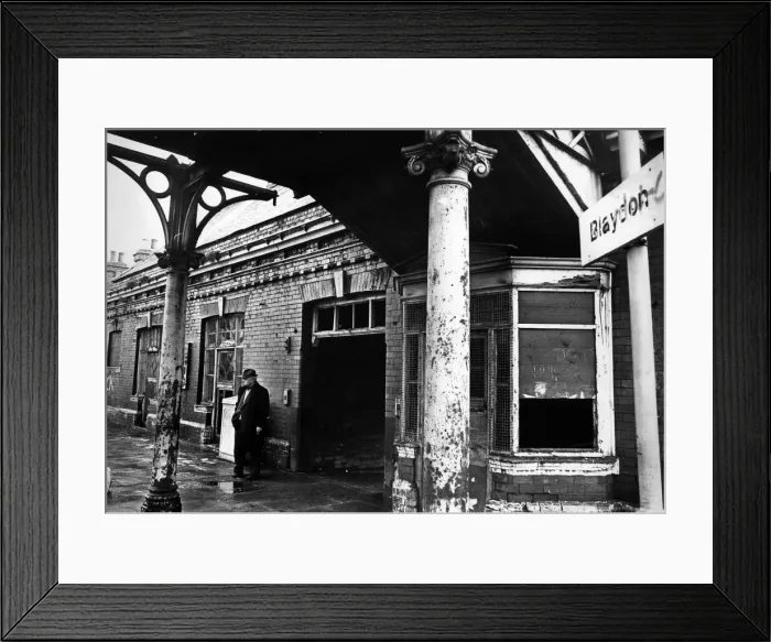 Framed Print : The vandalised and derelict Blaydon Railway Station on 19th January 1977