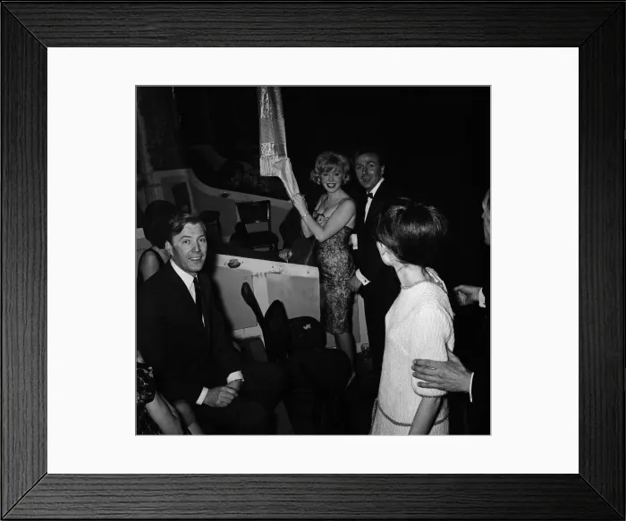 Framed Print : Daily Mirror Golden Ball. Sandie Shaw, Kathy Kirby and Des O