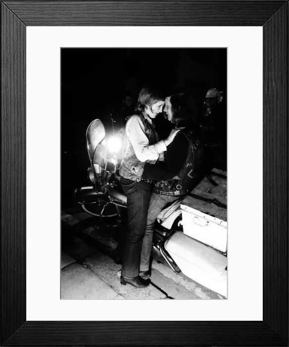 Framed Print : Young couple, Katie Overton and Alan Hutson, pictured outside a club in Hammersmith Framed Print : Young couple, Katie Overton and Alan Hutson, pictured outside a club in Hammersmith