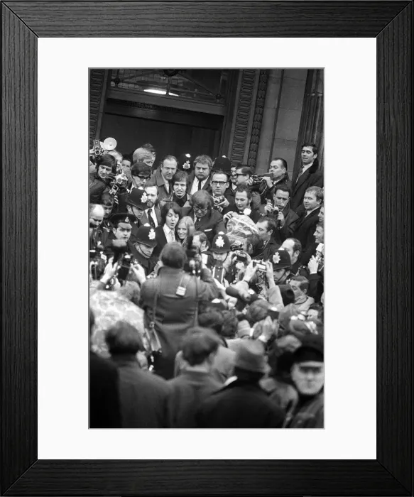 Framed Print : Paul McCartney Wedding March 1969 to Linda Eastman leaving the register office after Framed Print : Paul McCartney Wedding March 1969 to Linda Eastman leaving the register office after