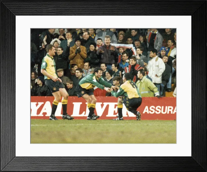 Framed Print : FA Cup fifth round match at Selhurst Park. Wimbledon 0 v Manchester United 3 Framed Print : FA Cup fifth round match at Selhurst Park. Wimbledon 0 v Manchester United 3
