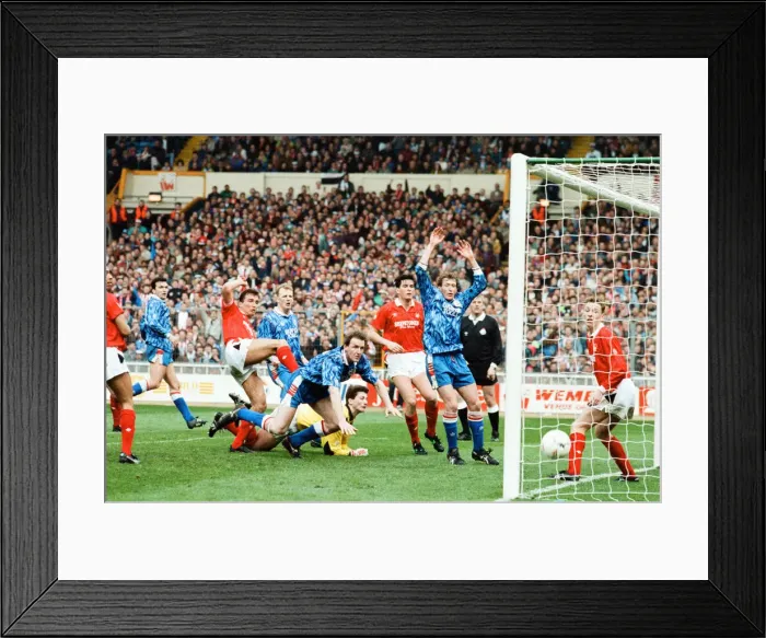 Framed Print : Nottingham Forest 3-2 Southampton, Zenith Data Systems Cup Final at Wembley Stadium Framed Print : Nottingham Forest 3-2 Southampton, Zenith Data Systems Cup Final at Wembley Stadium