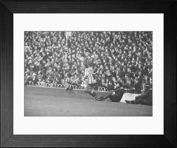 Framed Print : Tottenham v Southhampton. Leauge match 16th Jan 1971 Mick Channon scores goal