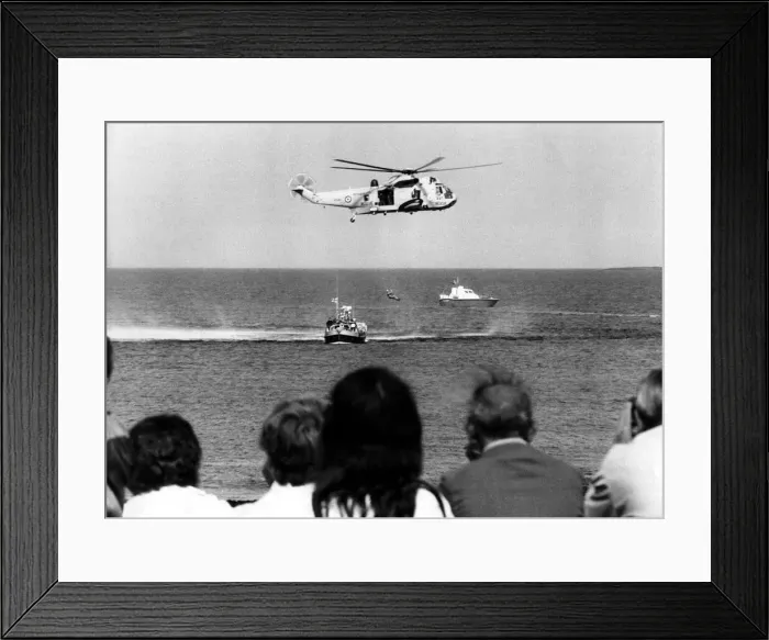 Framed Print : A RAF search and rescue Sea King helicopter from RAF Boulmer Framed Print : A RAF search and rescue Sea King helicopter from RAF Boulmer