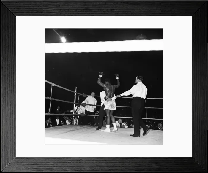 Framed Print : World Heavyweight Championship fight between Muhammad Ali and Brian London at Earls Court Framed Print : World Heavyweight Championship fight between Muhammad Ali and Brian London at Earls Court