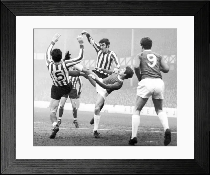 Framed Print : Everton 1-0 Southampton, league match at Goodison, Saturday 14th December 1968 Framed Print : Everton 1-0 Southampton, league match at Goodison, Saturday 14th December 1968