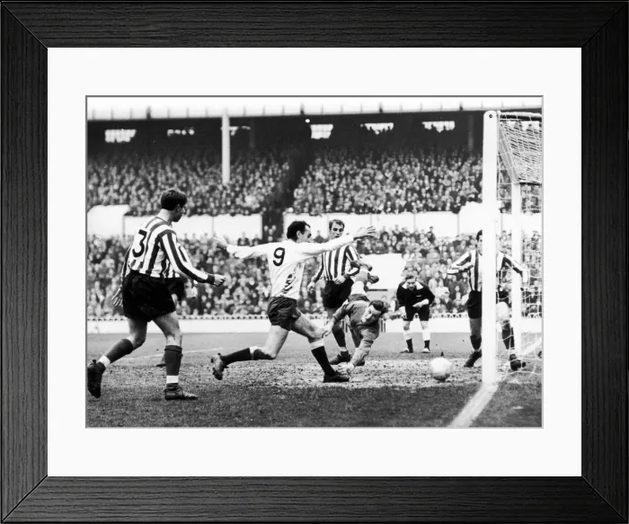 Framed Print : Southampton 1-2 Tottenham Hotspur, league match at The Dell, Saturday 11th November 1967 Framed Print : Southampton 1-2 Tottenham Hotspur, league match at The Dell, Saturday 11th November 1967