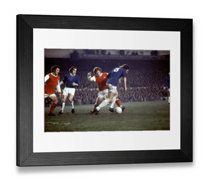 Framed Print : League Division one match at Highbruy. Arsenal 1 v Everton 1