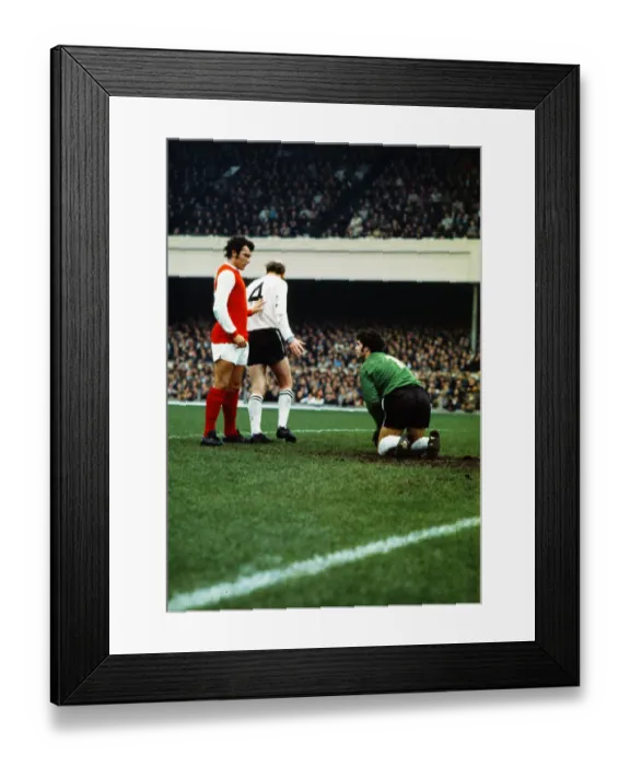 Framed Print : English League Division One match at Highbury. Arsenal 2 v Derby County 0