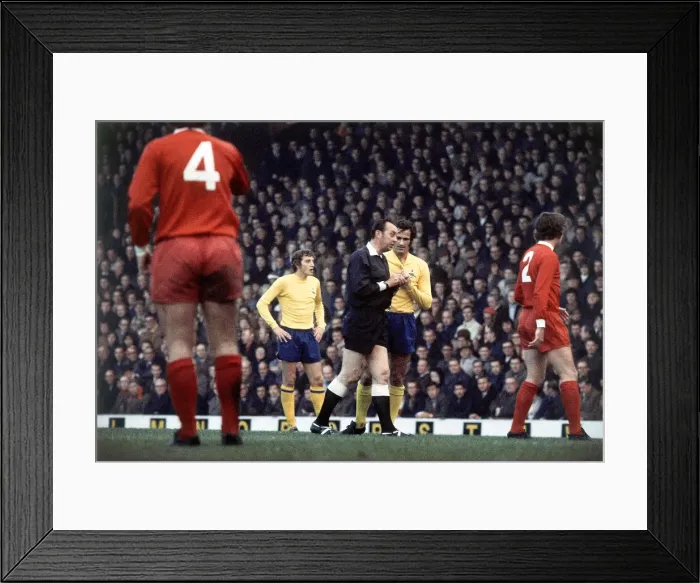 Framed Print : League Division one match at Anfield. Liverpool 3 v Arsenal 2 Framed Print : League Division one match at Anfield. Liverpool 3 v Arsenal 2