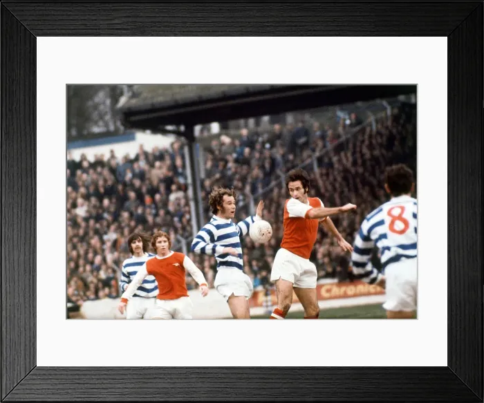 Framed Print : FA CUP 5th round match at Elm Park Reading 1 v Arsenal 2