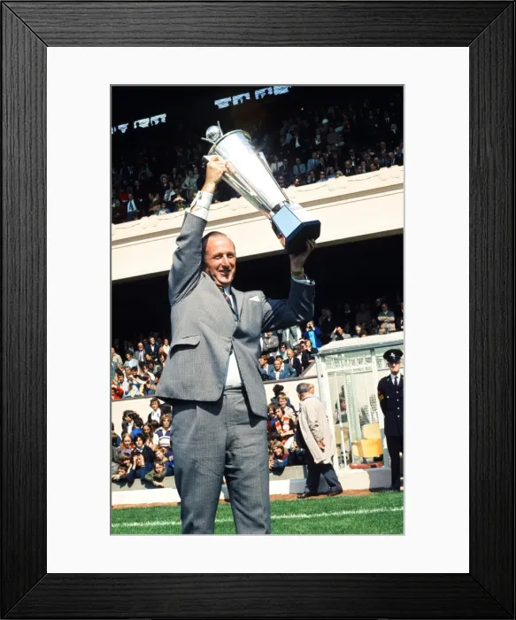 Framed Print : English League Division One match at Highbury. Arsenal 3 v Chelsea 0 Framed Print : English League Division One match at Highbury. Arsenal 3 v Chelsea 0