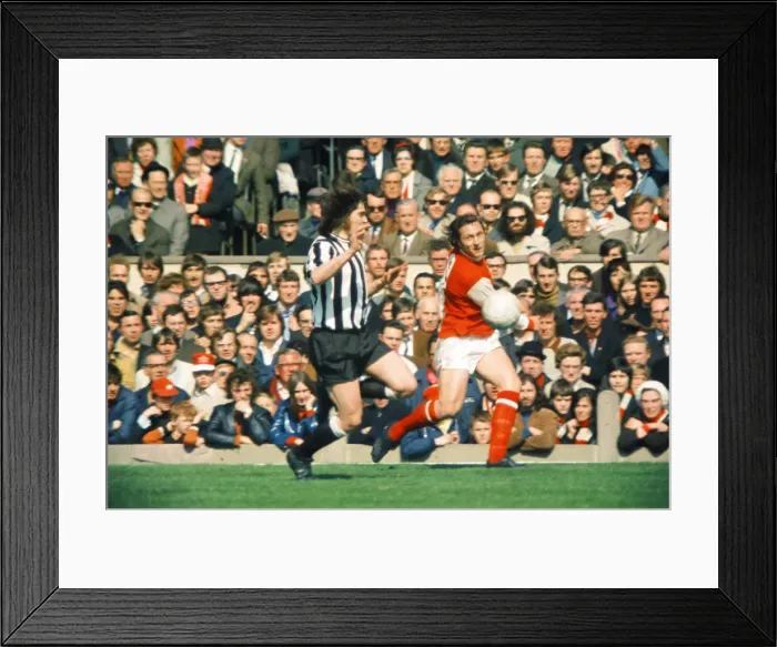 Framed Print : English League Division One match at Highbury. Arsenal 1 v Newcastle United 0 Framed Print : English League Division One match at Highbury. Arsenal 1 v Newcastle United 0