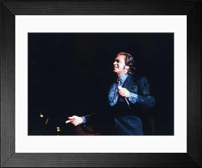 Framed Print : Pop singer Engelbert Humperdinck in concert in Cardiff - 8th February 1998 Framed Print : Pop singer Engelbert Humperdinck in concert in Cardiff - 8th February 1998