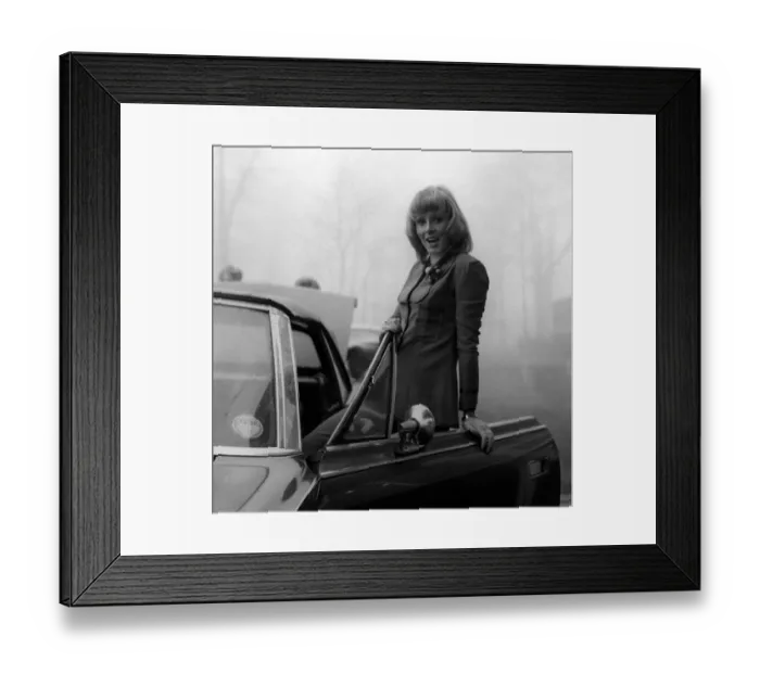 Framed Print : Miss World, Belinda Green during a fashion shoot for the Evening Chronicle on a visit to